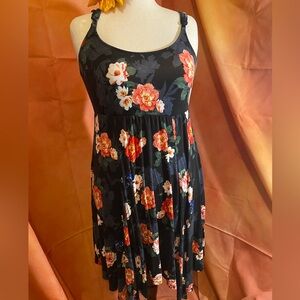 Torrid size 1 (14/16) floral shark bite hem, sleeveless.